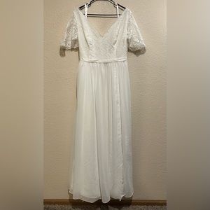David’s Bridal Wedding Dress - Size 18W